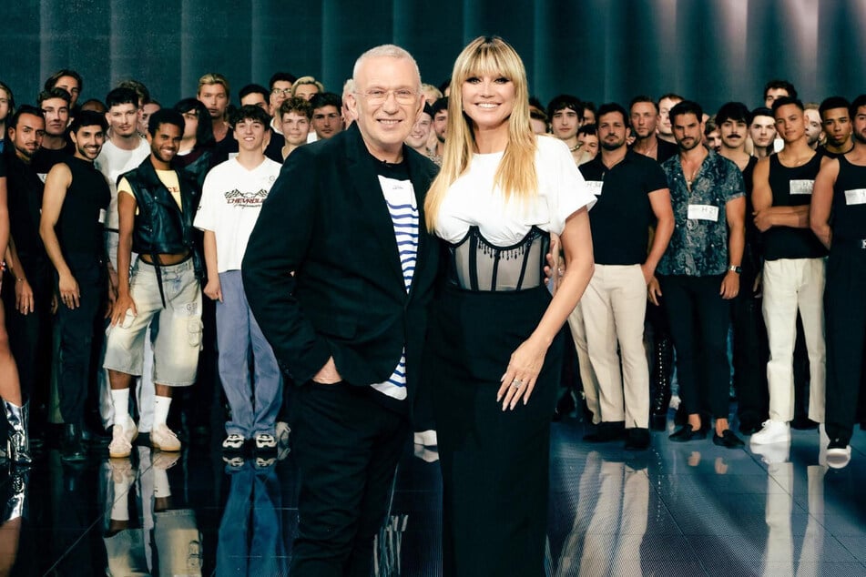 In den ersten beiden Ausgaben wird Modeikone Jean Paul Gaultier (73, l.) die Show-Chefin Heidi Klum (52) tatkräftig unterstützen.