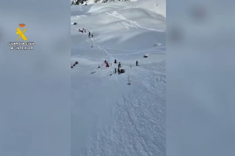 Bei einer Lawine nahe dem Gipfel Tablato kamen drei Skifahrer ums Leben, eine Frau wurde verletzt geborgen.