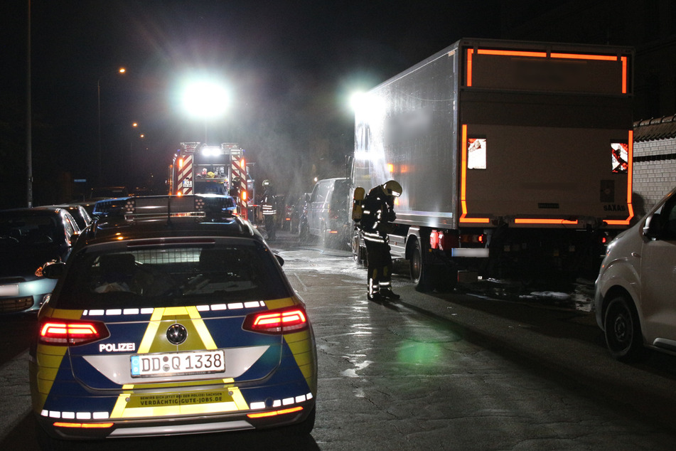 In der Nacht auf Mittwoch brannte ein Lkw in Leipzig-Gohlis.