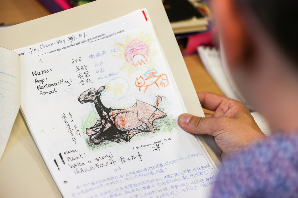 Sogar Texte chinesischer Kinder sind dabei. Im Archiv des Institutes gibt es eine Sammlung von Kindertexten aus gut einhundert Jahren, die systematisch untersucht werden