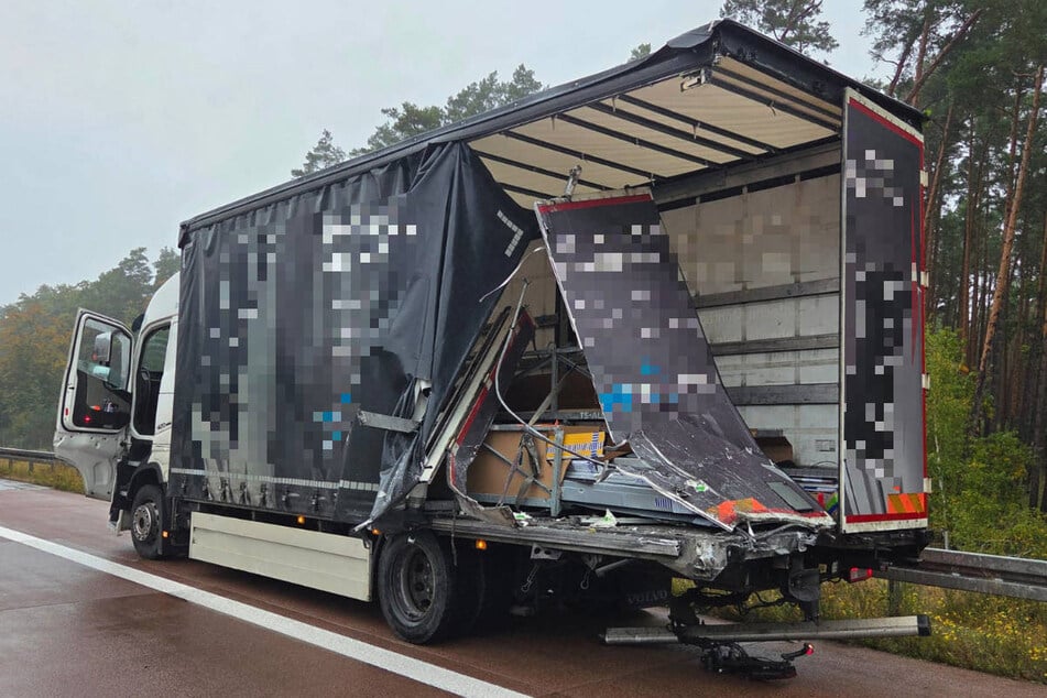 An dem Unfall in Brandenburg sind insgesamt drei Laster beteiligt gewesen.