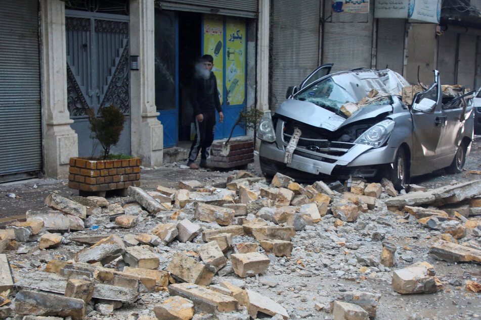 Turkey and Syria earthquakes: Frantic searches continue as death toll tops 7,000