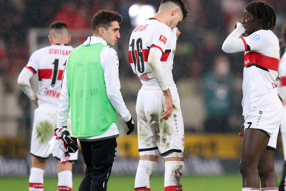Nach der Pleite gegen Borussia Dortmund sitzt die Enttäuschung bei den VfB-Profis tief.