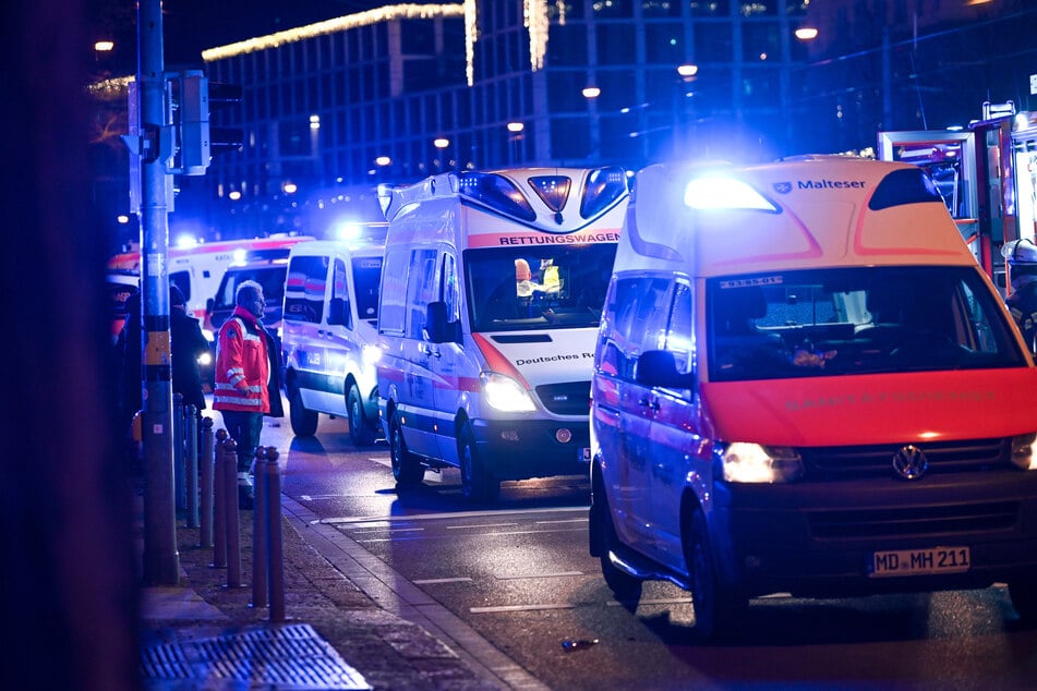 Mit einer einheitlichen Digitalisierung des Rettungsdienstes wäre der Einsatz beim Anschlag auf dem Magdeburger Weihnachtsmarkt besser gewesen. (Archivbild)