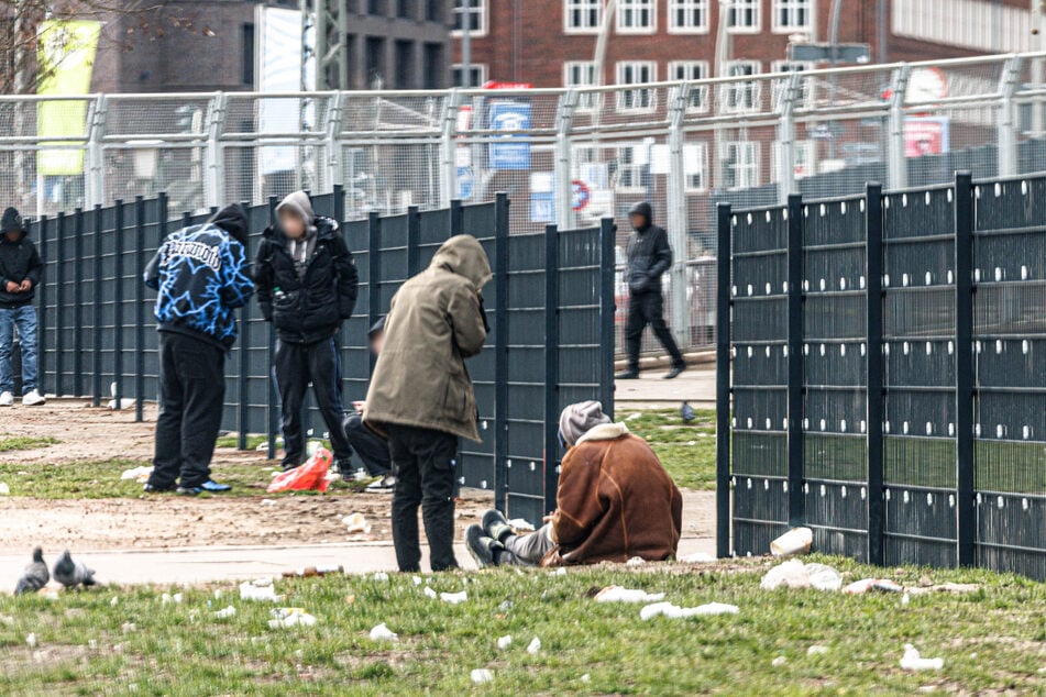 Der Bereich rund um das Drogenberatungszentrum "Drob Inn" in Hamburg ist ein Ort, an dem in aller Öffentlichkeit konsumiert wird.