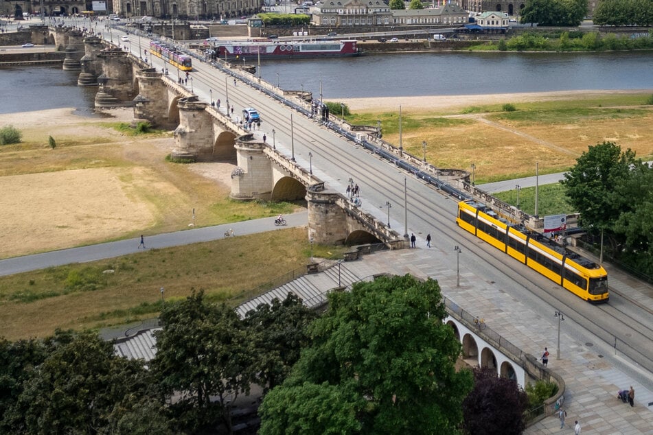 DVB kündigen an: Augustusbrücke voll gesperrt - aus diesem Grund