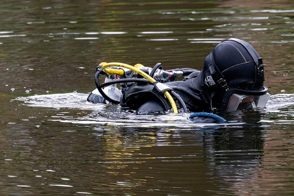 Glitschige Berührung im Badesee: Vermeintliche Wasserleiche entpuppt sich als etwas völlig anderes