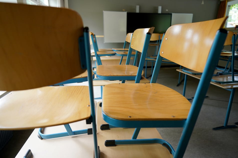 Das letzte Mal in diesem Jahr öffnen die Schulen in NRW am heutigen Freitag ihre Türen - anschließend starten die Kinder in die Weihnachtsferien. (Symbolbild)