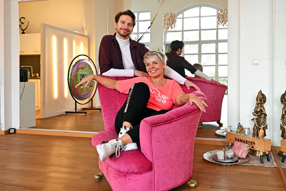 Dörte Freitag und Tanztrainer Tony Schwadtke (27). Tony hat die Jubiläums-Gala konzipiert.