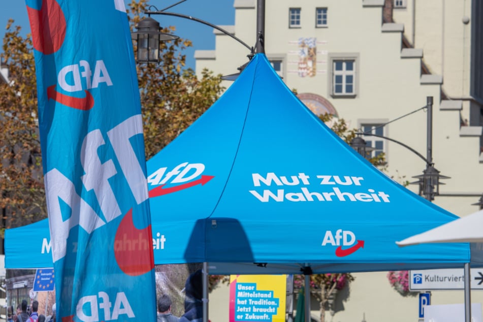 Unbekannte griffen am Montag einen AfD-Informationsstand in Bautzen an!