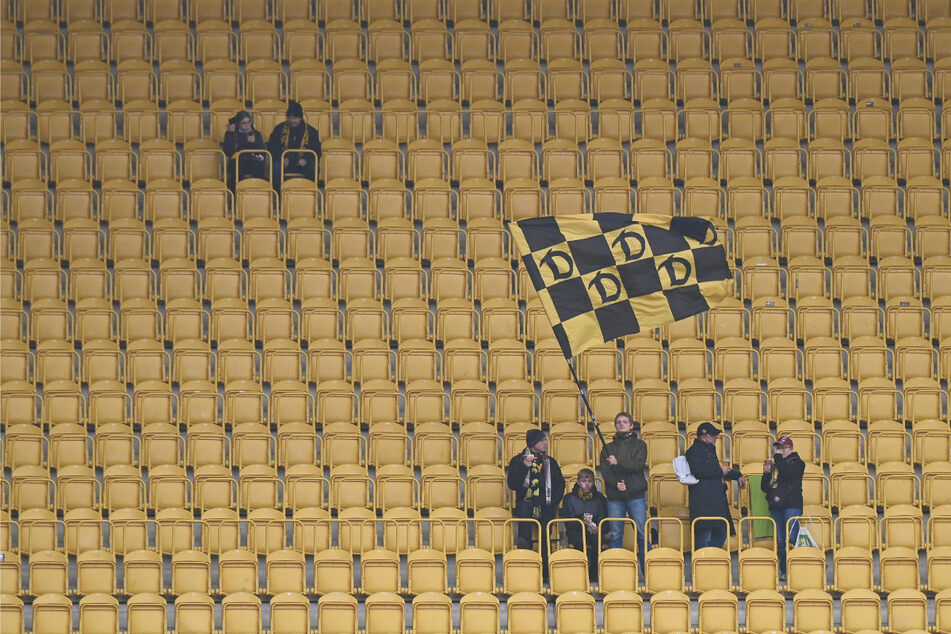 Große Fan-Ansammlungen im Rudolf-Harbig-Stadion bleiben vorerst weiter aus. Zum HSV-Spiel sind wohl nur 250 Zuschauer zugelassen.