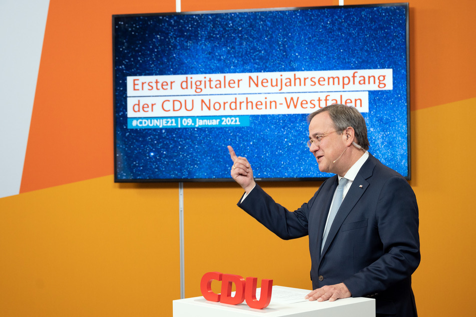 NRW-Ministerpräsident Armin Laschet (59, CDU) hat der SPD-Opposition Verantwortungslosigkeit in der Corona-Krise vorgeworfen.