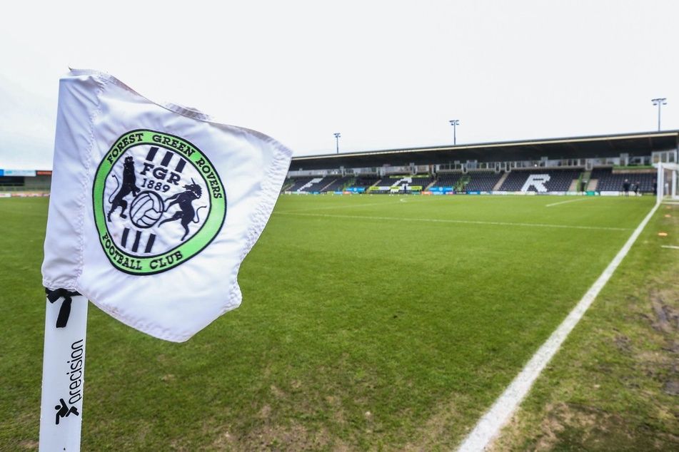 Nicht nur das Wappen der Forest "Green" Rovers ist grün. Der ganze Klub bezeichnet sich als klimaneutral.