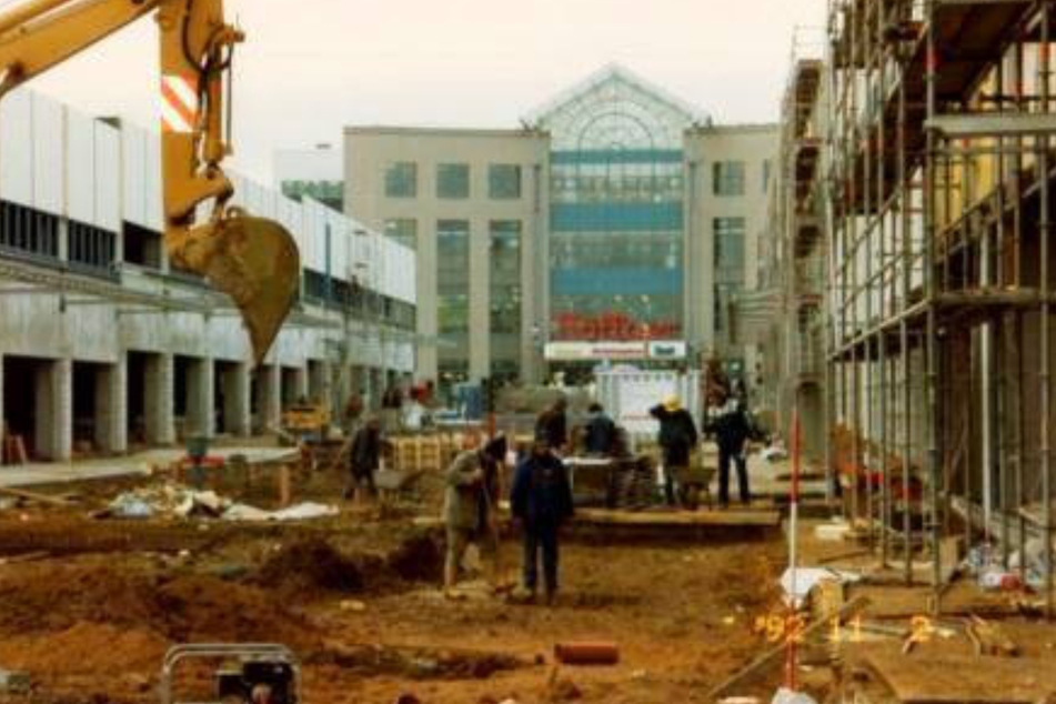Als ein Dorf ein Riesen-Einkaufszentrum bauen ließ: das Röhrsdorf Center.
