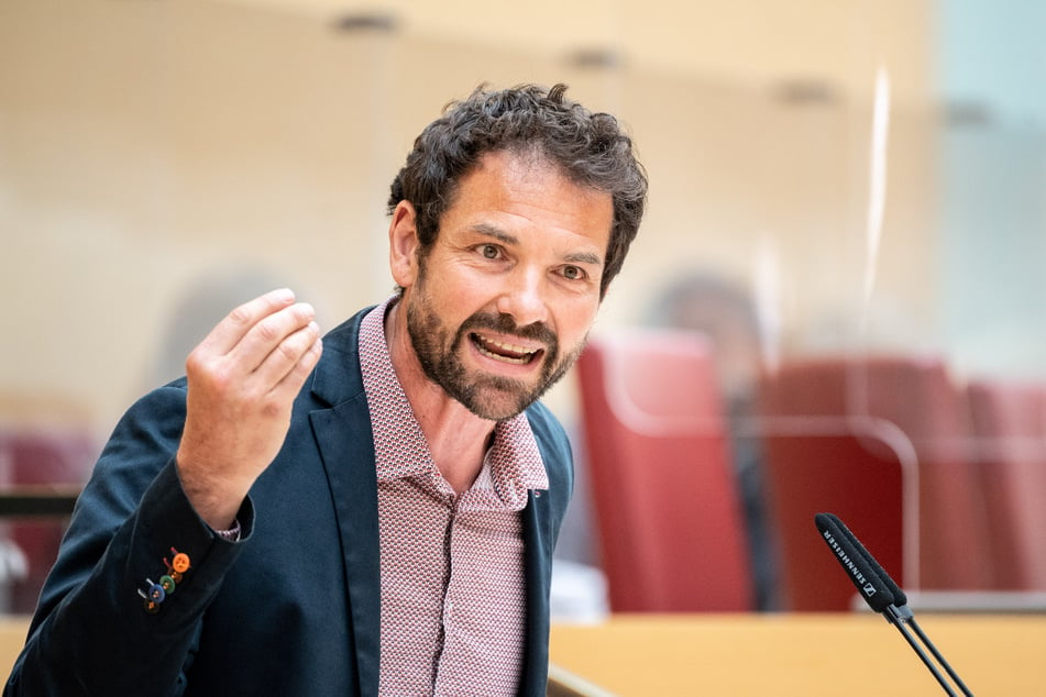 Martin Stümpfig (53, Grüne) kritisiert die bayerische Regierung beim Thema Windkraft.