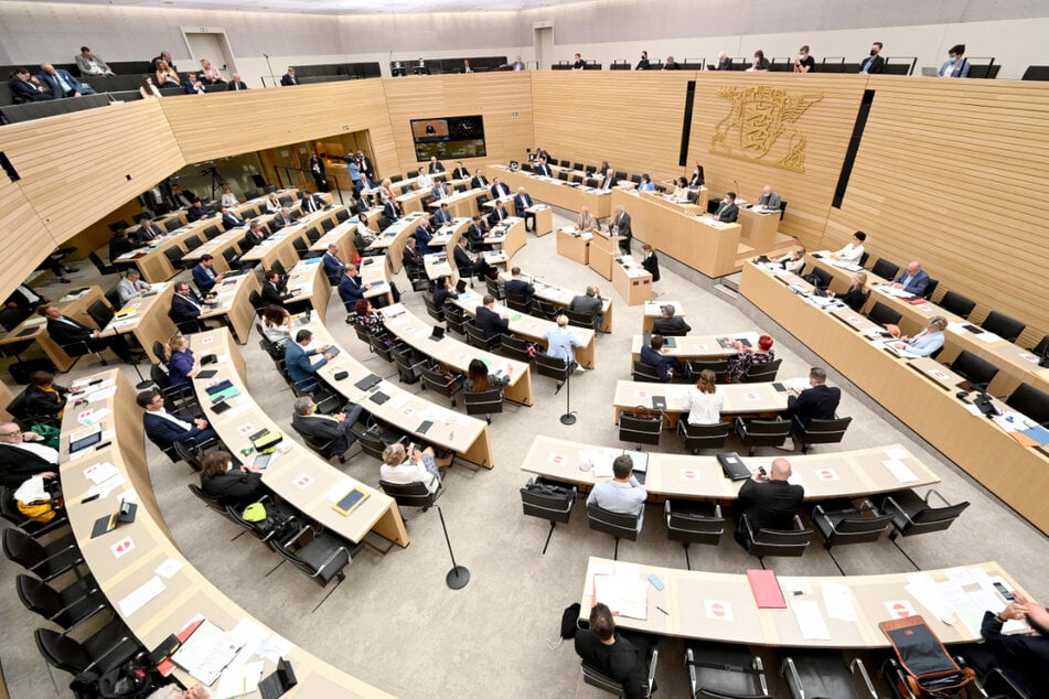 Die FDP im baden-württembergischen Landtag fordert ein Ende des Corona-Ausnahmezustands. Die Sieben-Tage-Inzidenz sei kein geeigneter Maßstab im Kampf gegen die Pandemie.