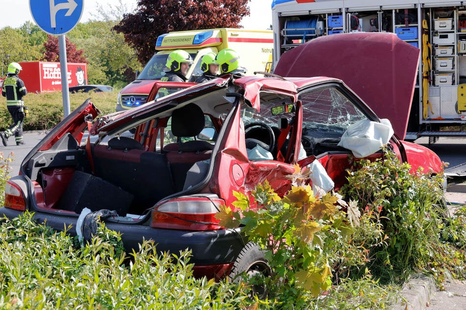 Das Dach des Citroëns musste aufgeschnitten werden.