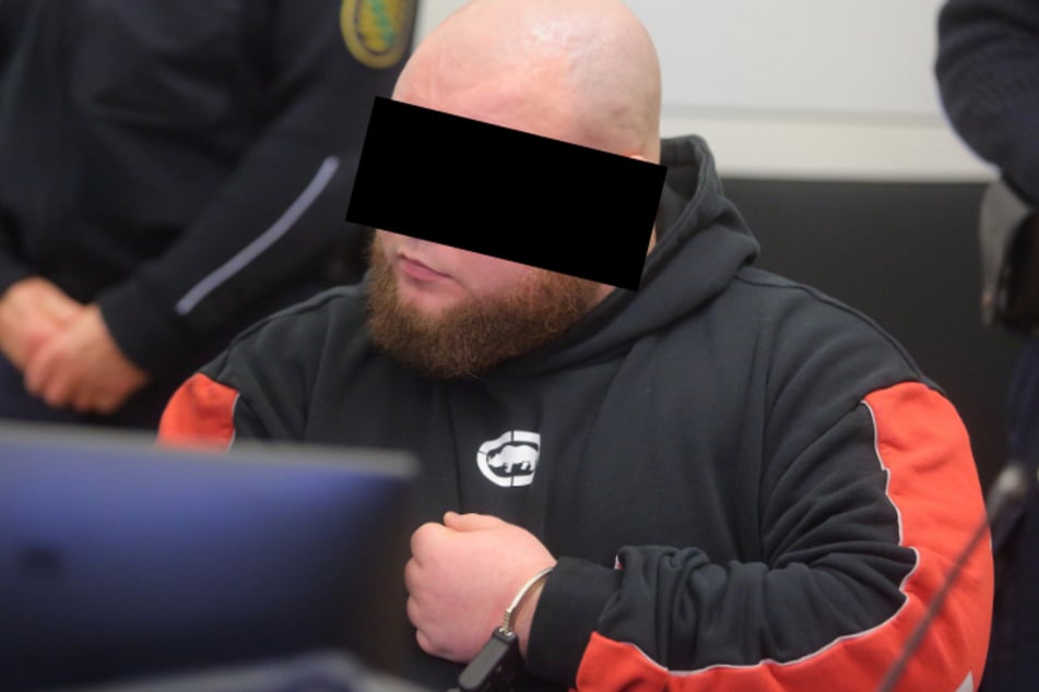 Artur B. (22) sagte, nach der Tat habe er ständig an das verängstigte Opfer denken müssen und entschuldigte sich mehrfach.