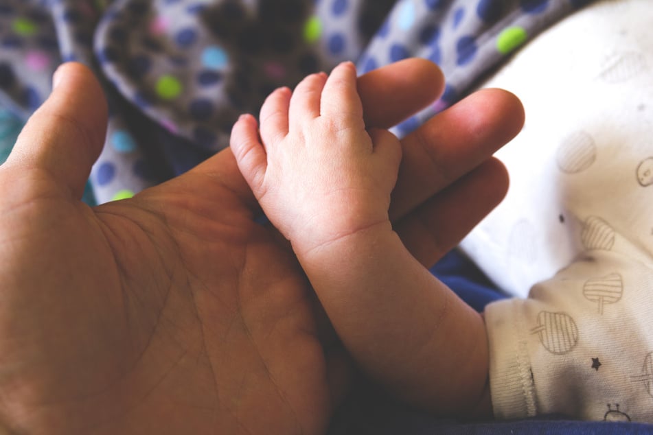 Eltern schockiert: Unheilbar krankes Baby darf nicht zu Hause sterben