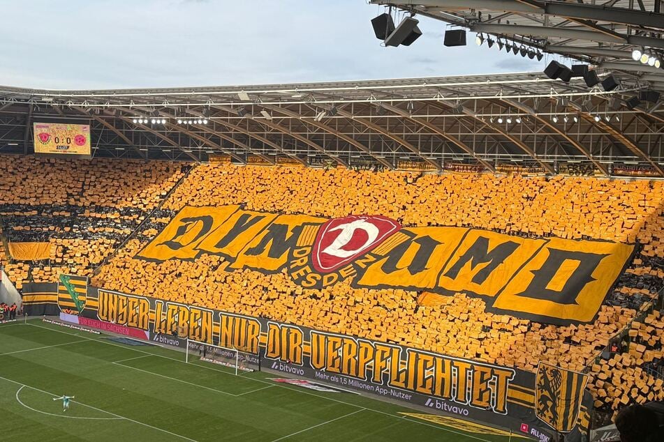 Der K-Block färbt sich von schwarz zu gelb.