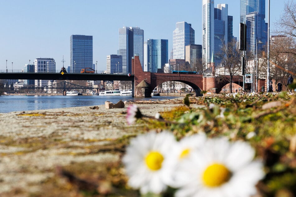 Am Ostermontag steht ein Wetterwechsel in Frankfurt und Hessen an: Der Tag soll sonnig und trocken werden. (Archivfoto)
