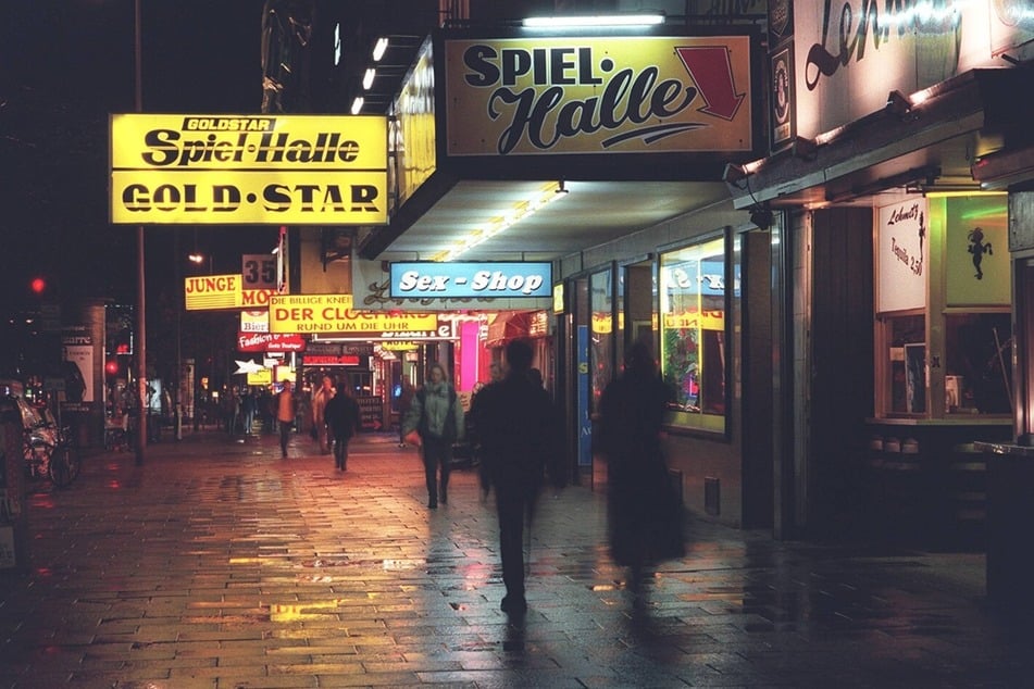 Er kam damals mit verschiedenen Menschen, die auf der Reeperbahn arbeiteten, in Berührung. (Symbolfoto)