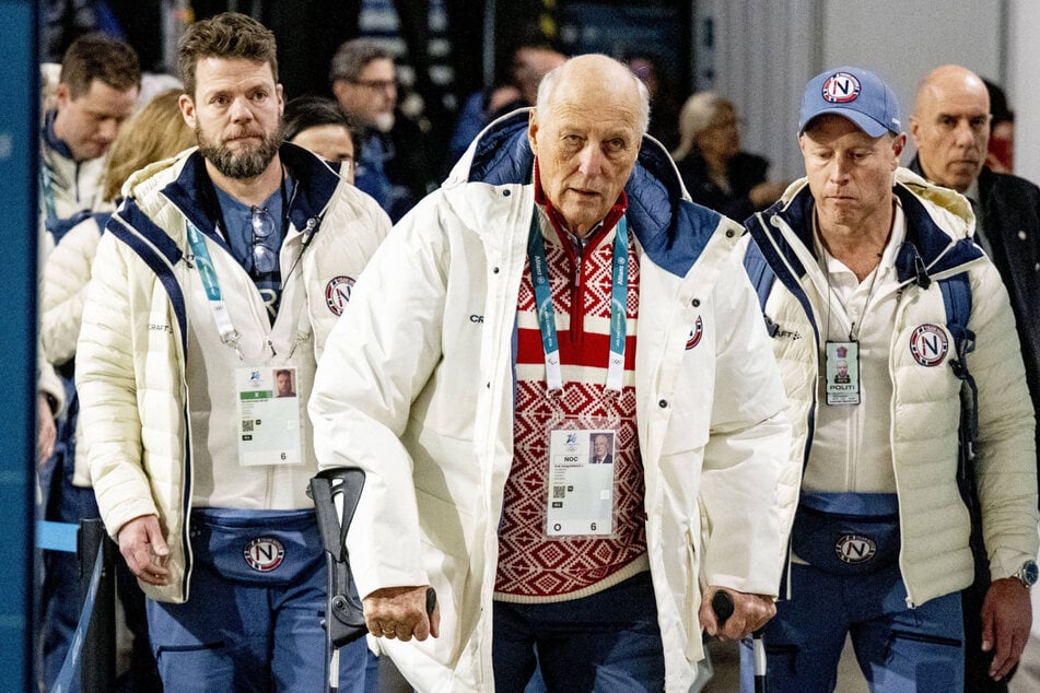 Sorge um den König! Harald liegt im Krankenhaus