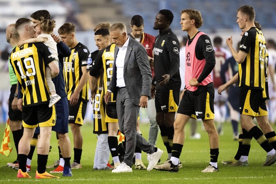 Bedrückte Stimmung bei Vitesse Arnheim: Dem Traditionsklub droht der Totalabsturz in die sportliche Bedeutungslosigkeit.