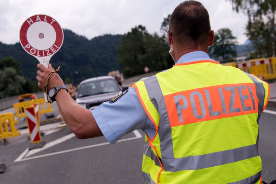 Die Grenzen zu Österreich, der Schweiz und Frankreich werden ab Montag 8 Uhr geschlossen.