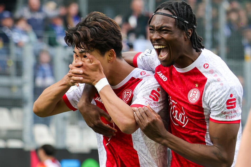Kaito Mizuta (26, l.) zeigte sich in Essen treffsicher.