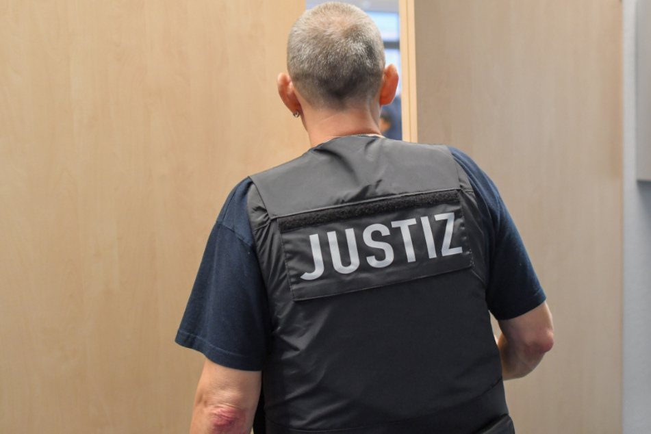 Männer zeigten Hitlergruß und griffen Eisdiele an: Das ist ihre Strafe