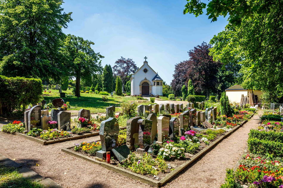 Auf dem Potschappler Friedhof klauten Diebe die Friedhofsglocke.
