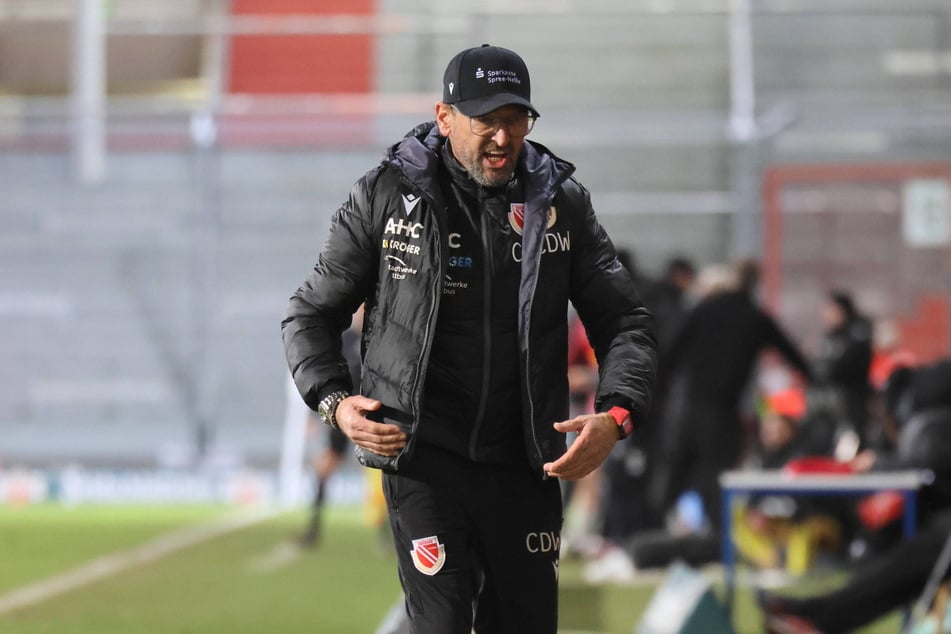 Energie-Trainer Pele Wollitz moserte nach Abpfiff über den Schiri.