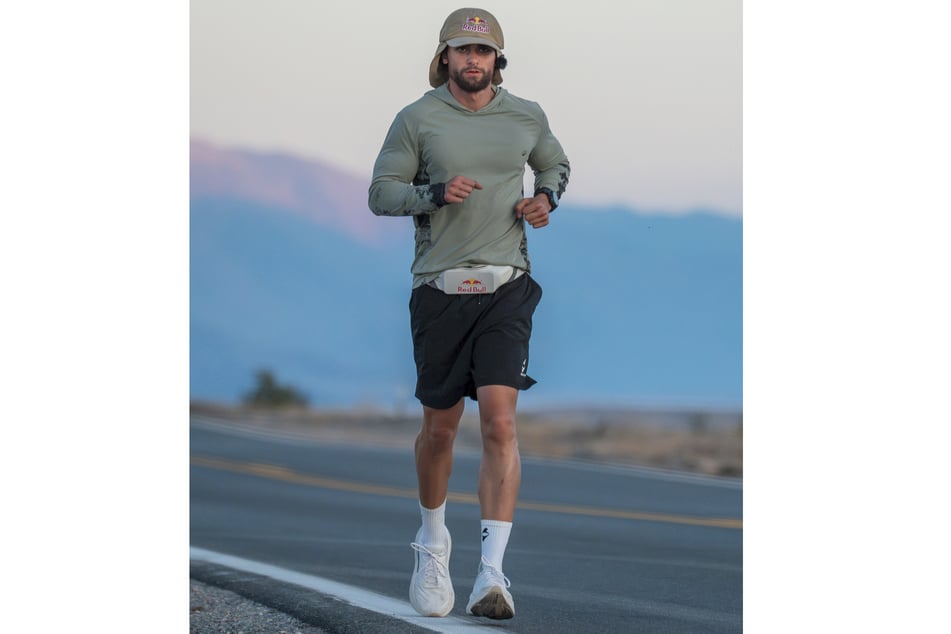 Mit seinem eisernen Willen und seinem ewigen Kampf gegen den inneren Schweinehund inspiriert der Extremsportler Arda Saatçi (28) Millionen von Menschen.