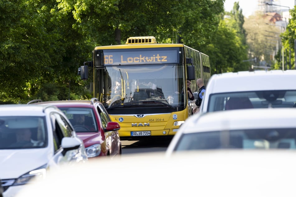 Die Buslinie 66 der Dresdner Verkehrsbetriebe wird vorübergehend umgeleitet. (Archivfoto)