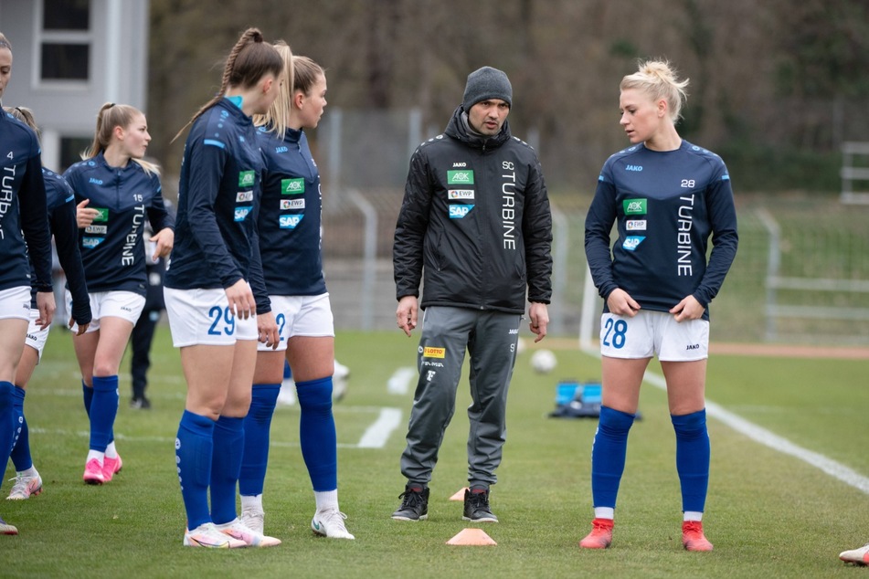Dreierpack: Beim nächsten Heimspiel von Turbine Potsdam gibt es an einem Tag eine Impfung, freien Eintritt zum Spiel und Ex-Hertha-Kicker Sofian Chahed (38) hautnah!