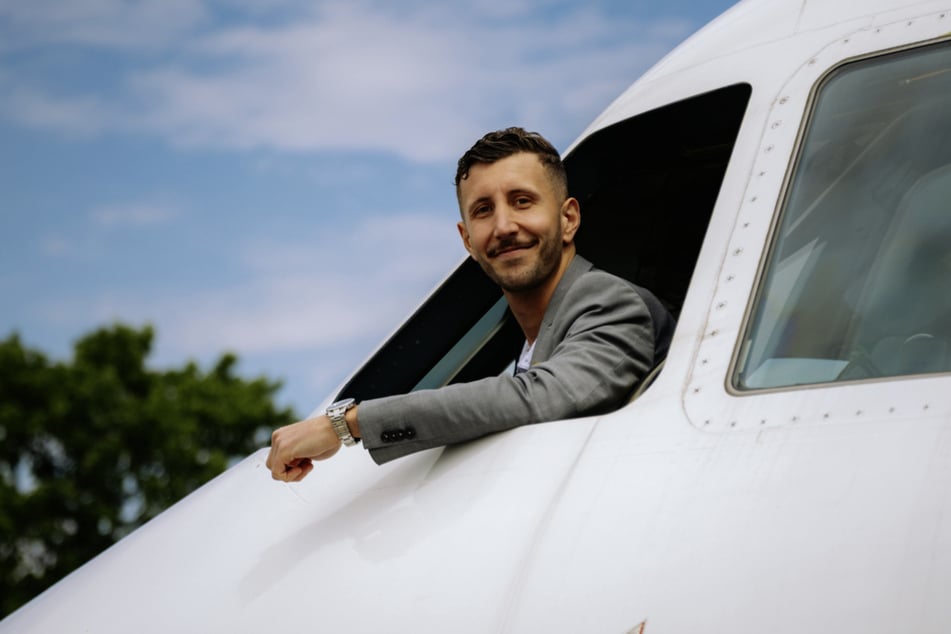 Roland Khoury (30) saß beim Jungfernflug von Düsseldorf nach Damaskus als First Officer im Cockpit von LEAV Aviation.