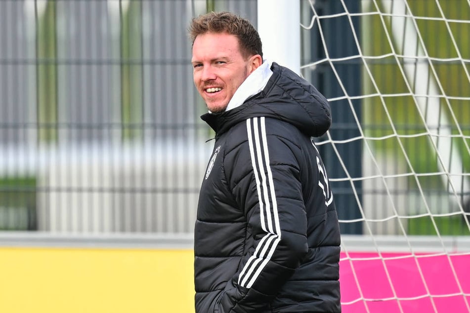 Julian Nagelsmann (37) hat sich für sein Training zwei Nachwuchstalente aus der U20 ausgeliehen.