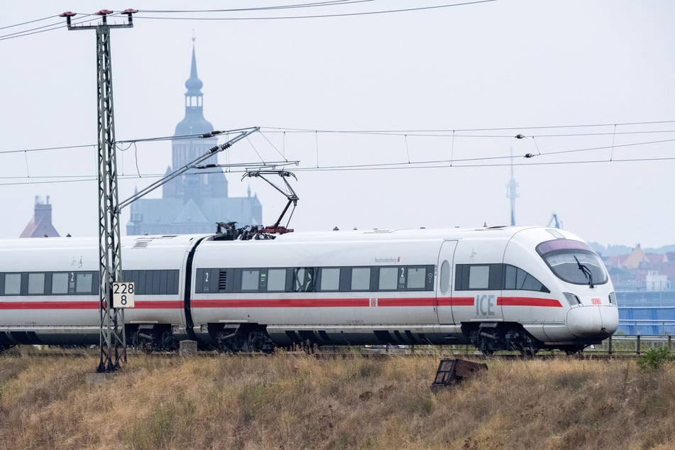 Mit Hochgeschwindigkeit geht es in die Stadt der Liebe.