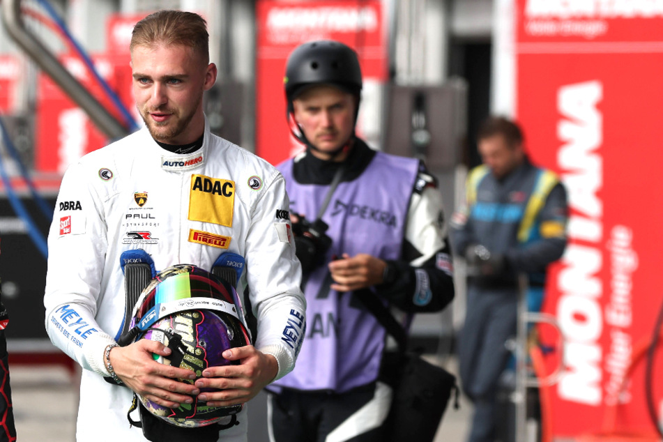 Zuversichtlich blinkt der Dresdner Maximilian Paul (23, l.) auf die Rennen auf dem Lausitzring.