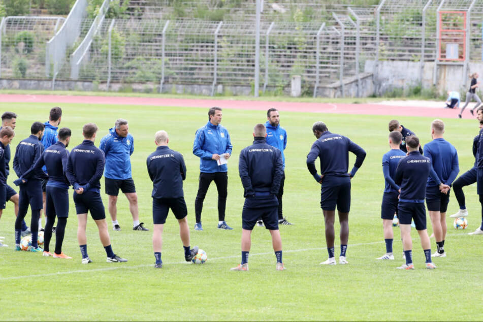 Am Mittwoch konnte sich die himmelblaue Mannschaft endlich wieder zu einer Trainingseinheit treffen.
