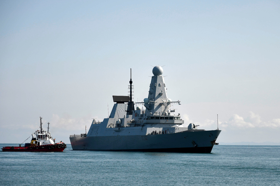 Ist das britische Kriegsschiff "Defender" illegal in russisches Hoheitsgewässer eingedrungen? Zwischen Großbritannien und Russland ist das Verhältnis deshalb gespannt.