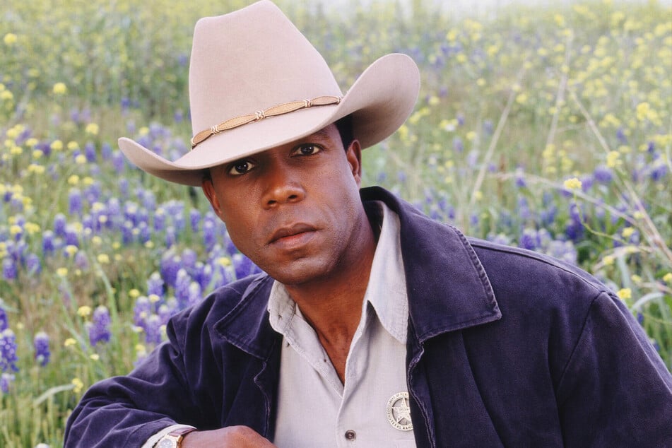 Er spielte unter anderem die legendäre Rolle des Rangers James Trivette in der Kultserie "Walker, Texas Ranger".