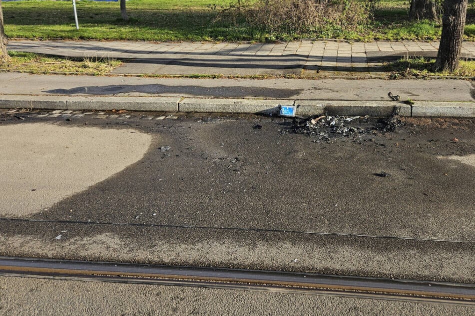 Leipzig: 52.000 Euro Schaden: Kia geht in Leipzig in Flammen auf