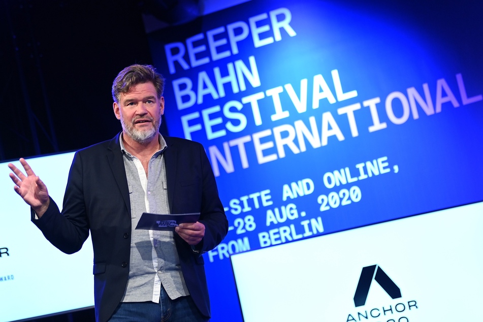 Alexander Schulz, Gründer und Geschäftsführer des Reeperbahn-Festivals, spricht bei der Pressekonferenz.