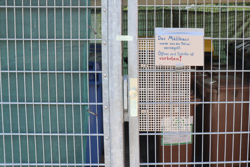 Das Müllhaus wurde von der Polizei zur Spurensicherung versiegelt.