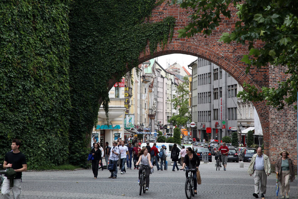 Das Sendlinger Tor in München: Ein Mann (27) wurde im dortigen U-Bahnhof ausgeraubt. (Archiv)
