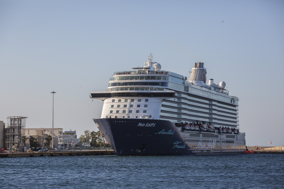 Das Kreuzfahrtschiff "Mein Schiff" startet zunächst mit "Blauen Reisen".