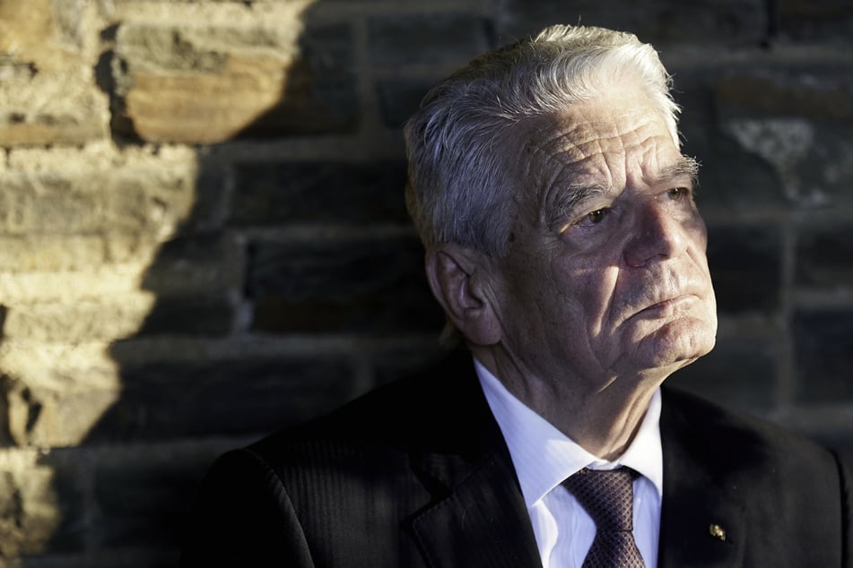 Ex-Bundespräsident Joachim Gauck (82) erinnerte an Kriegsleid in der Ukraine, rief aber auch die Schrecken des Ersten und Zweiten Weltkriegs in Erinnerung.