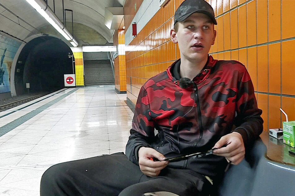 Julian (19) konsumierte schon als 13-Jähriger das erste Mal Heroin.